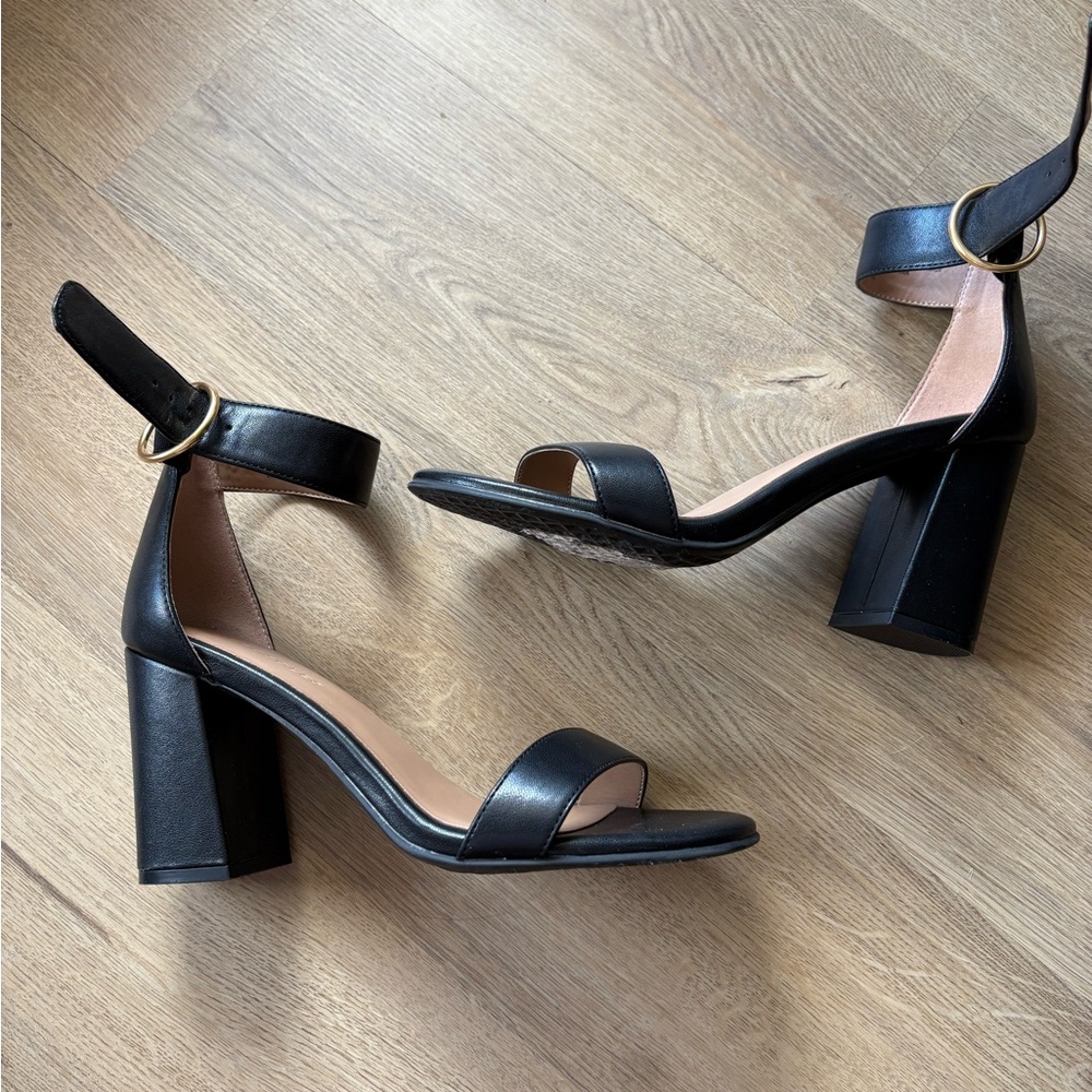 AEROSOLES Black Ankle Strap Heels
